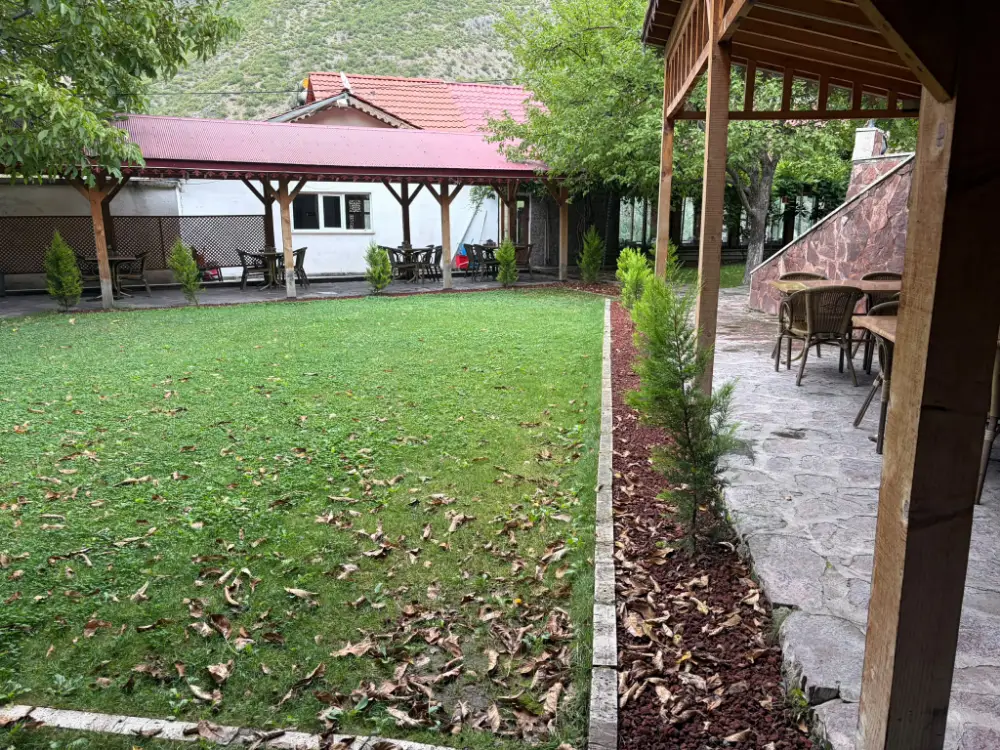 Onbir Kardeşler çimenlik bahçesi